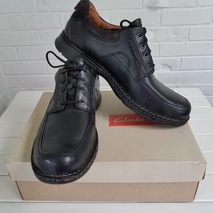 Clarks Unbend Casual Black Leather Lace Oxford 16M